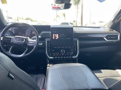 2025 GMC Yukon Elevation