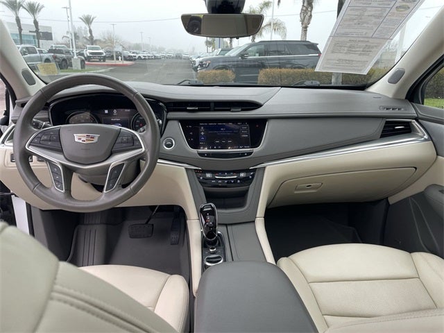 2022 Cadillac XT5 Premium Luxury