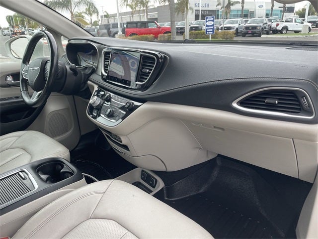 2021 Chrysler Pacifica Touring L