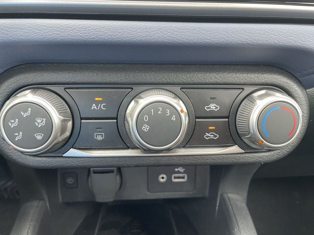 2024 Nissan Versa 1.6 SV
