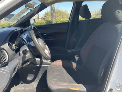 2019 Nissan Kicks SR