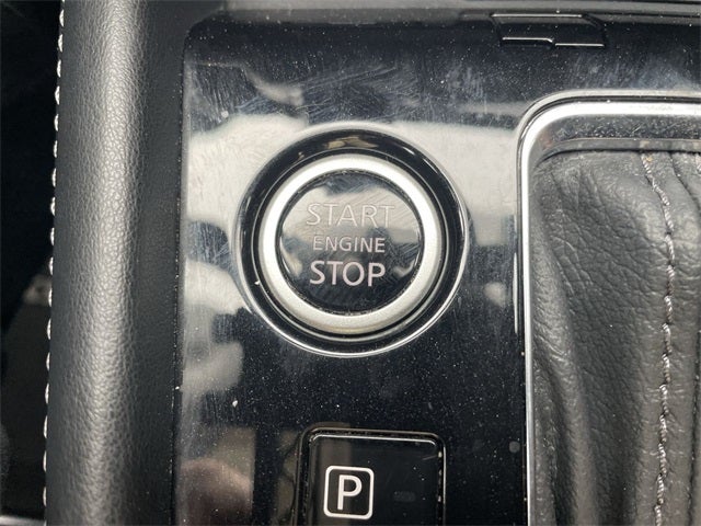 2022 Nissan Kicks SR