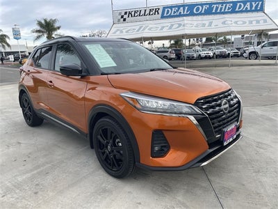 2022 Nissan Kicks SR