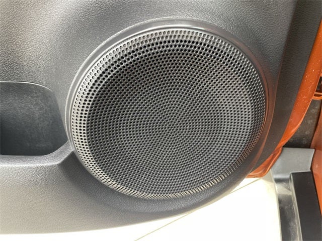 2022 Nissan Kicks SR