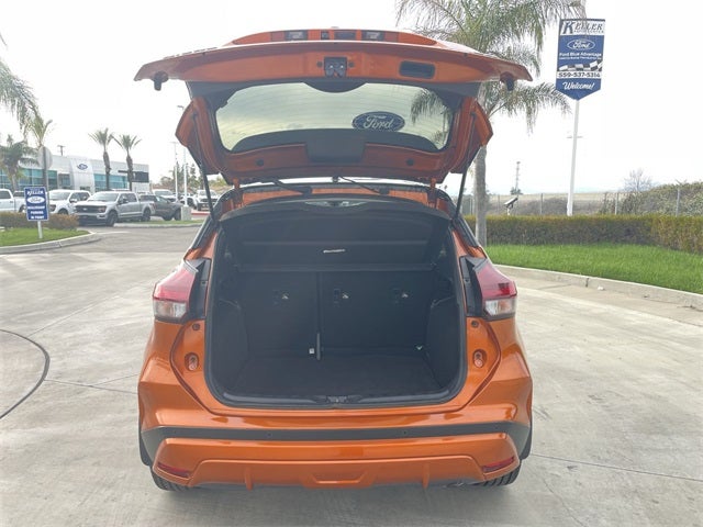 2022 Nissan Kicks SR