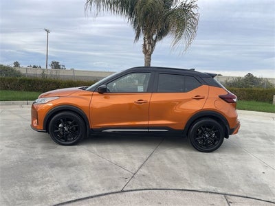 2022 Nissan Kicks SR