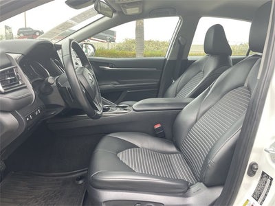 2023 Toyota Camry Hybrid SE Nightshade Edition