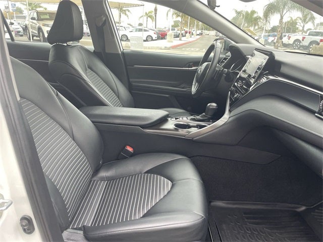 2023 Toyota Camry Hybrid SE Nightshade Edition