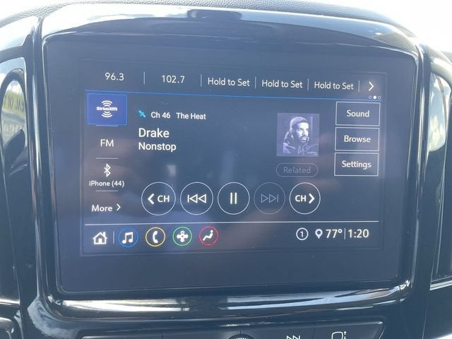 2021 Chevrolet Traverse LT Cloth