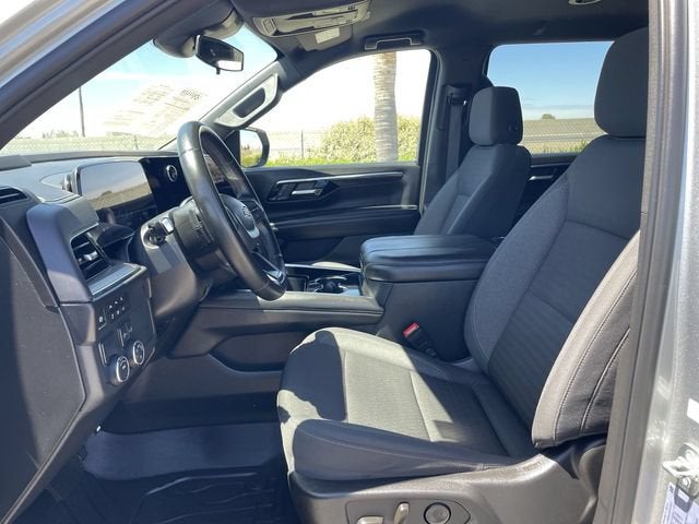 2025 Chevrolet Suburban LS