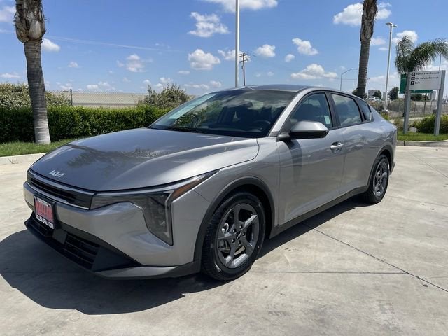 2025 Kia K4 LXS AT's photo