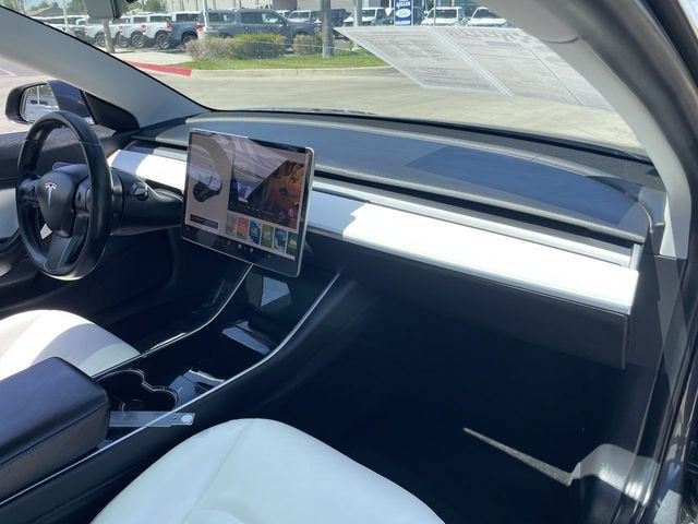 2019 Tesla Model 3 Mid Range