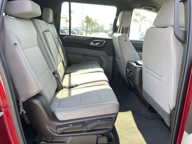 2023 Chevrolet Suburban LS