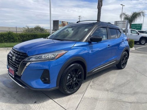 2023 Nissan Kicks SR