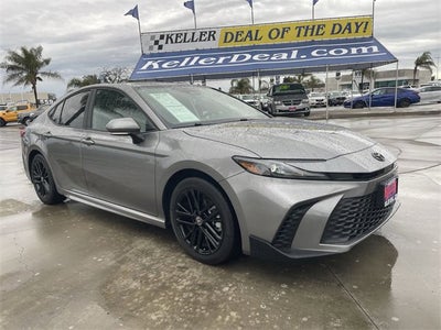 2025 Toyota Camry SE