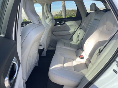 2019 Volvo XC60 T5 Momentum
