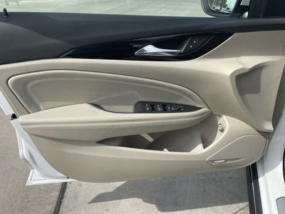 2019 Buick Regal TourX Essence